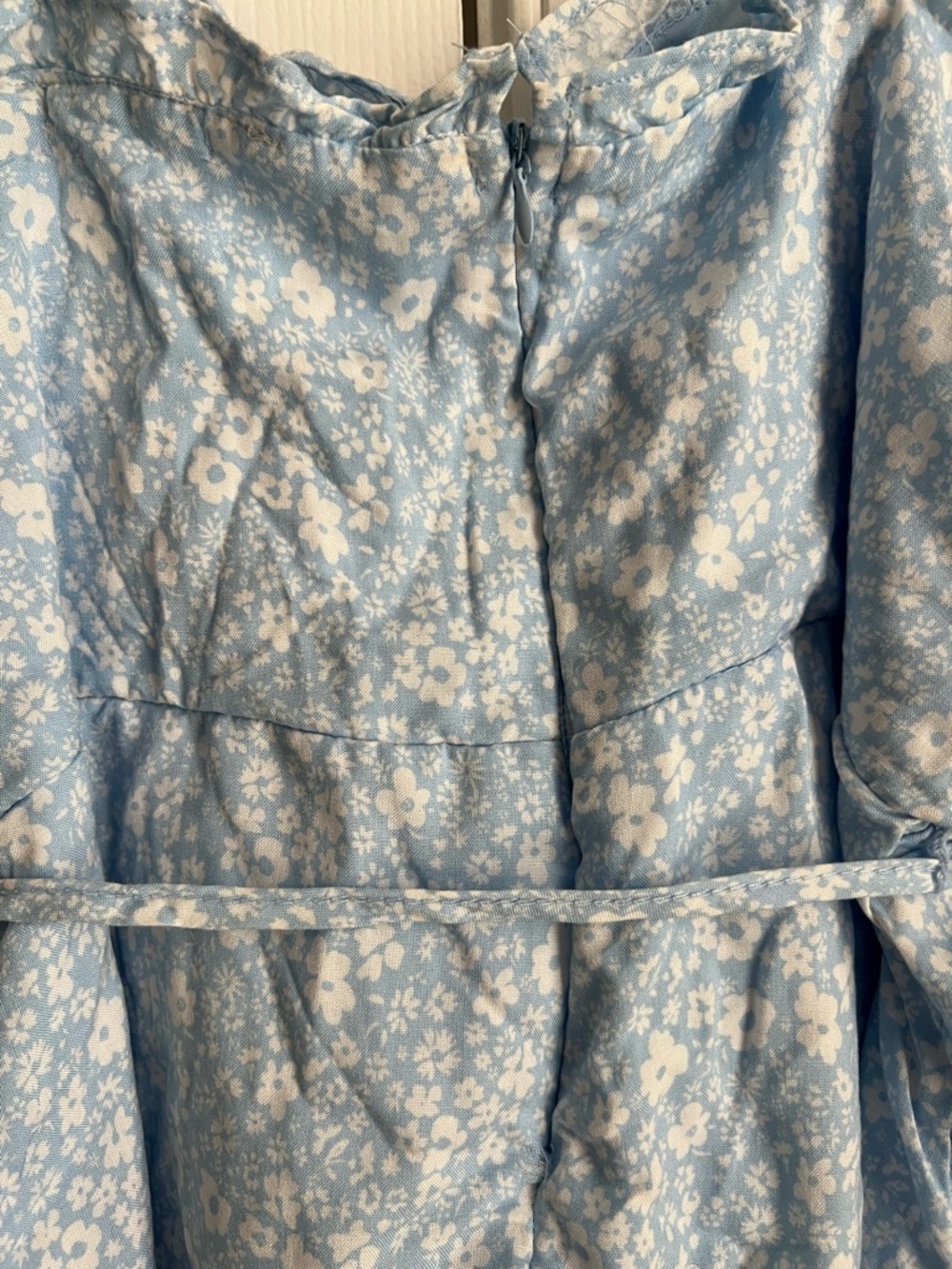 NWT Fashion Nova Blue Floral Tiered Ruffle Sleeveless Tie Waist Shorts Romper XL - Picture 8 of 11